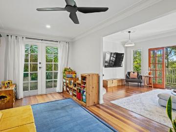 Hamptons inspired home within walking distance to the beach