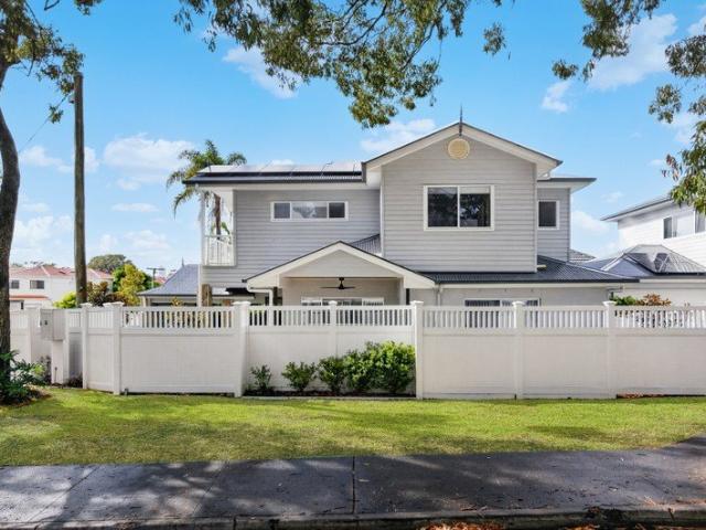 INCREDIBLE VALUE Free standing townhouse alternative with no body corp fees!