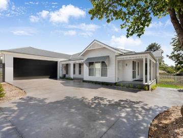 Hamptons Inspired Luxury with Impeccable Detail