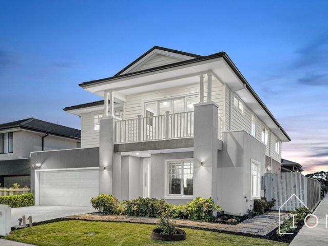 Hamptons Inspired Style with Timeless Family Appeal