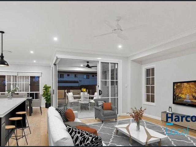 Hamptons Style Executive Home Best Location in Brisbane!