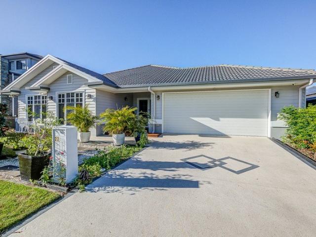 HAMPTON'S STYLE HOME IN THE EVERLEIGH ESTATE!