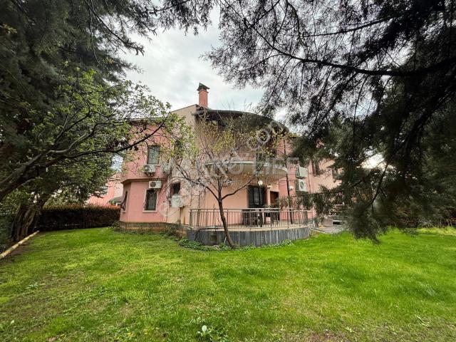 Hamravatlarda Oturmaya Hazır 5+1 Kiralık Villa
