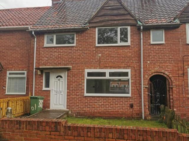 Hamsterley Crescent, Gateshead, NE9 7 3 bed terraced house to rent £895 pcm £207 pw