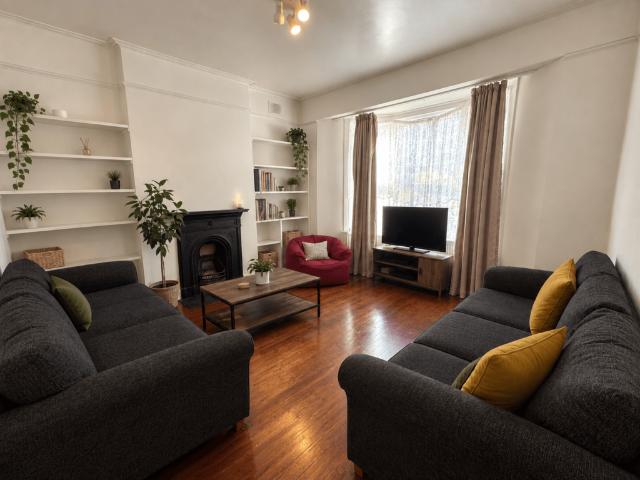 HANWELL, HANWELL W7 3 bed terraced house to rent £2,835 pcm £654 pw