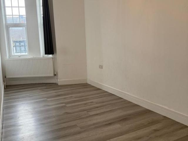 Hanwell W7, 2 bed flat to rent, £1,600 pcm | PrimeLocation