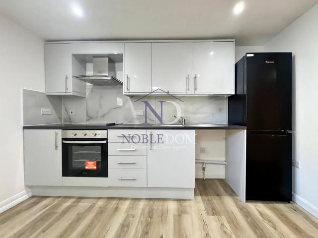 Hanworth Road, Hounslow Studio to rent £1,375 pcm £317 pw