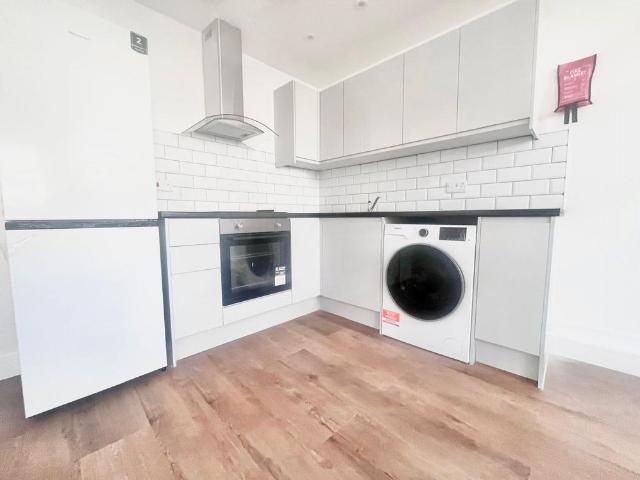 Hanworth Road, Hounslow, TW3 3TU