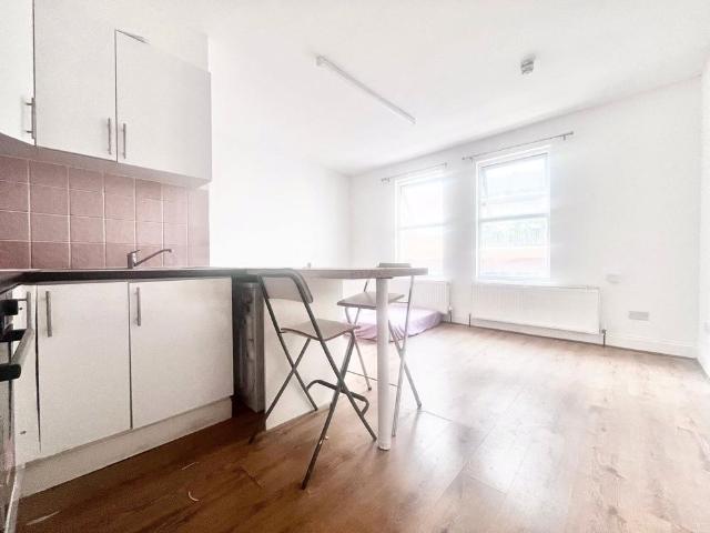 Hanworth Road, Hounslow, TW3 3TU