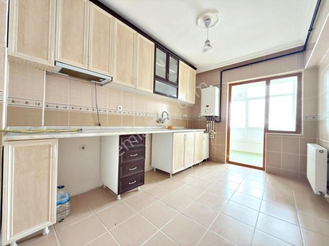 Han Gayrmenkulden Cadde Arkası 3+1 Ara Geniş Kiralık Daire