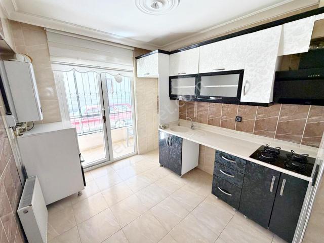 Han Gayrimenulden Karakayada Cadde Yakını 3+1 Kiralık Daire