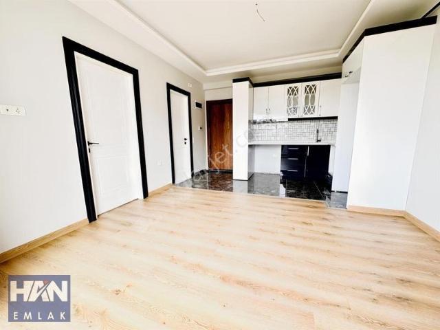 Han Emlak'tan Denize 250 M Mesafede Site İçi 1+1 Kiralık Daire