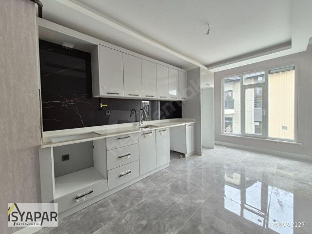 HANAYBAŞI MAHALLESİ'NDE CADDE CEPHELİ 2+1SATILIK SIFIR LÜKS DAİRE