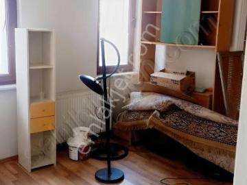 Hancı'dan Emirsultan Meydanında Kiralık 3 Katlı Ev
