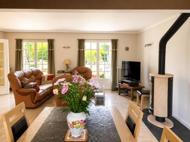 Hanches: maison 5 chambres jardin
