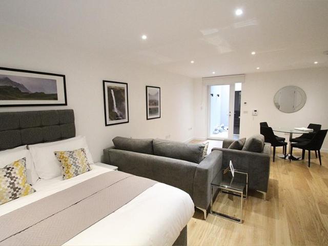 Hand Axe Yard, 15 St Pancras Place. Studio to rent £2,167 pcm £500 pw