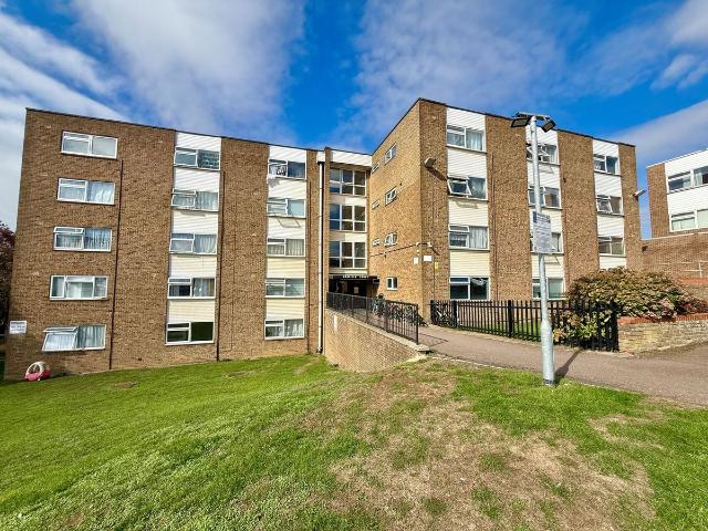 Handcross Road, Luton LU2, Studio to rent, £750 pcm | PrimeLocation