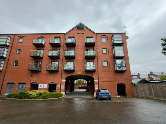 Handbridge Square, Chester CH1, 1 bed flat to rent, £1,200 pcm | PrimeLocation