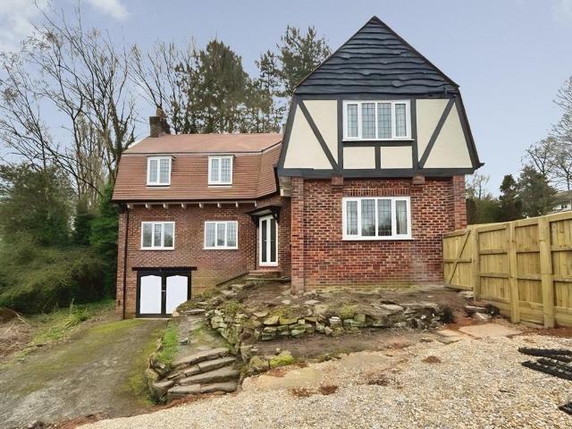 Handforth Road, Cheshire SK9 3 bed detached house to rent £3,800 pcm £877 pw
