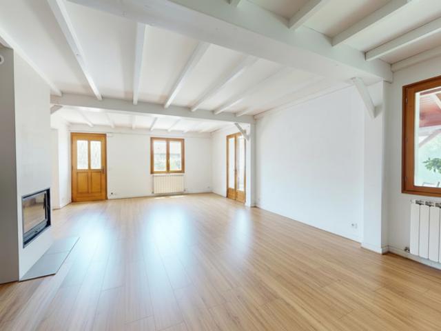 HANDIA Maison familiale avec sous sol complet sur les hauteurs d'Hasparren