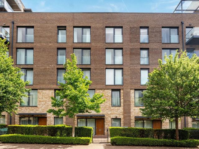 Handley Drive, Kidbrooke, London SE3, 3 bed flat to rent, £2,900 pcm | PrimeLocation