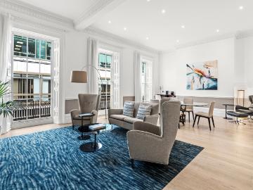 Handsome Lateral Flat in a Coveted Mayfair Development