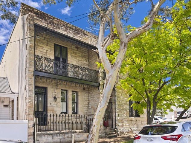 Handsome Renovated sandstone residence in tranquil cul de sac!