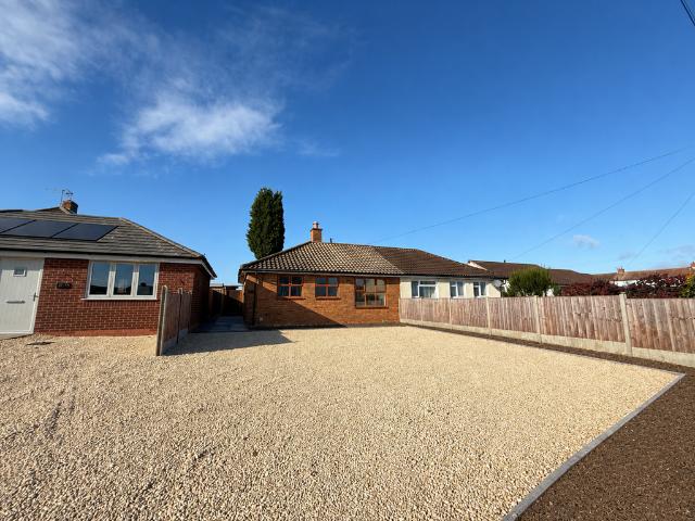 Handsacre Crescent, Handsacre 2 bed semi detached bungalow to rent £1,100 pcm £254 pw