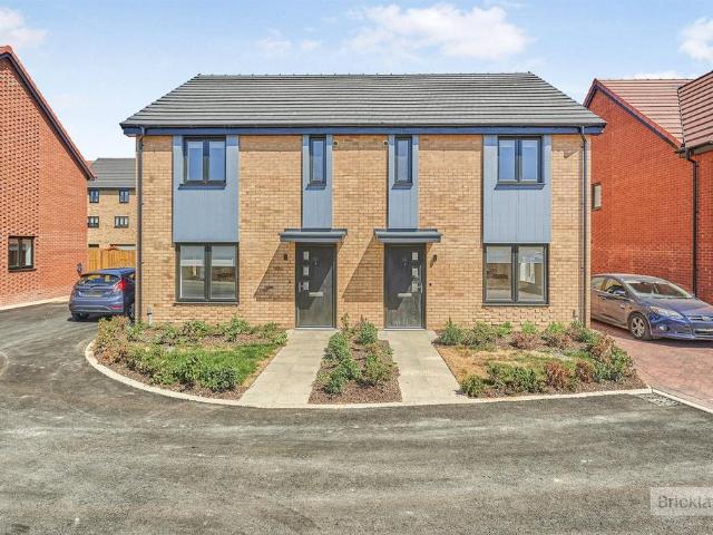 Handscomb Way, Bishop's Stortford. 3 bed terraced house to rent £2,000 pcm £462 pw