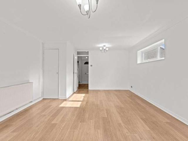 Handside Close, KT4