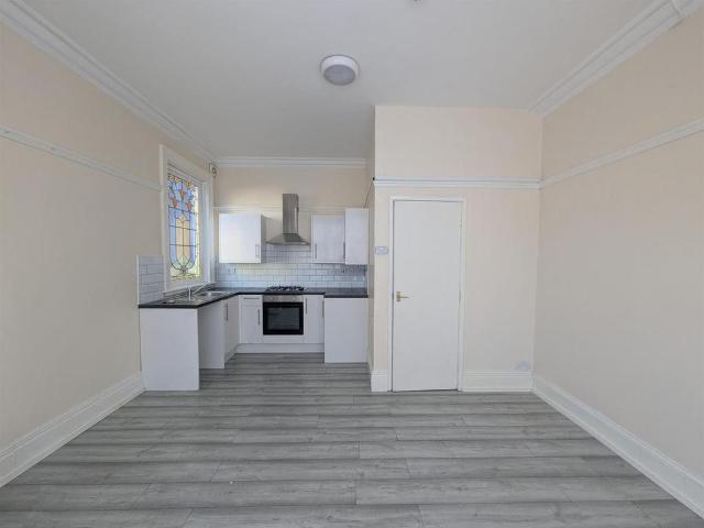 Handsworth Wood Road 1 bed apartment to rent £850 pcm £196 pw