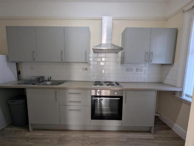 Handsworth Wood Road 1 bed apartment to rent £875 pcm £202 pw