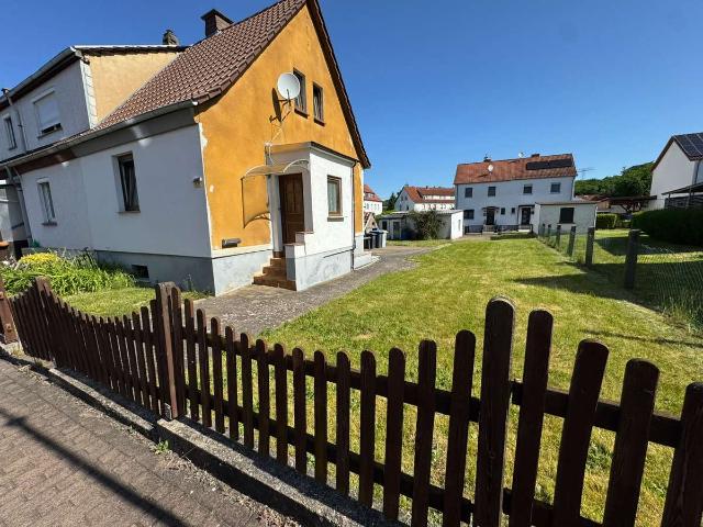 Handwerker aufgepasst! Einfamilienhaus mit großem Garten in Unterbreitbach Räsa
