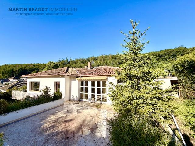Handwerker aufgepasst ! Freistehendes Einfamilienhaus in schöner Wohnlage von Waldems / Wüstems.