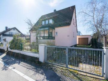 HANDWERKER AUFGEPASST: HAUS MIT POTENZIAL + 716 QM GRUNDSTÜCK