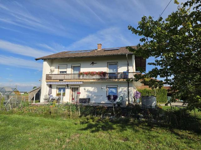 Handwerker Traum oder Investoren Chance: Zweifamilienhaus auf 2.700 m² Grundstück mit großem Bauland