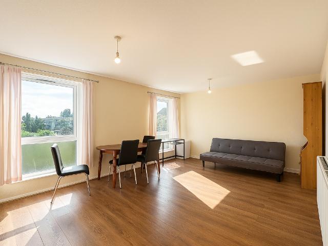 Hanford Close, London SW18, 3 bed flat to rent, £2,850 pcm | PrimeLocation