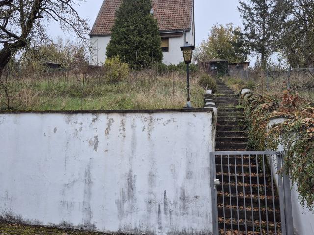 Hang Grundstück 611 m² mit Haus in Langenzenn