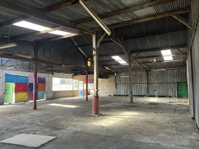 Hangar 1400m2