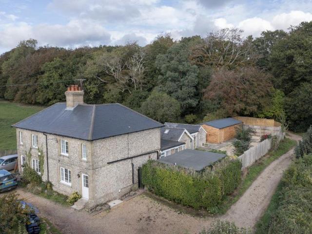 Hangar Cottage, Stanstead Park 3 bed house to rent £2,200 pcm £508 pw