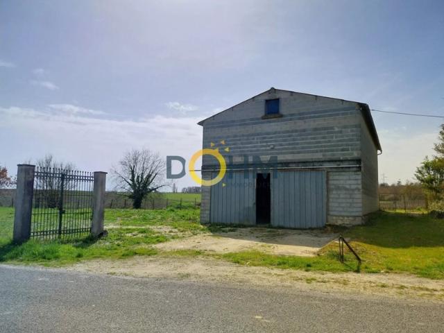 HANGAR DE 140M2 sur la commune de SALLES DE BARBEZIEUX