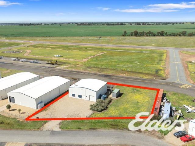 Hangar & Land with Direct Runway Access!