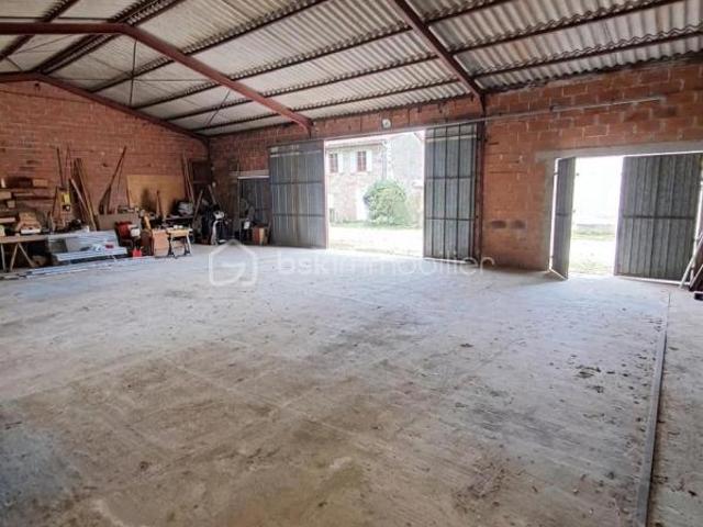 Hangar Rare au Cœur de Durban sur Arize 09240
