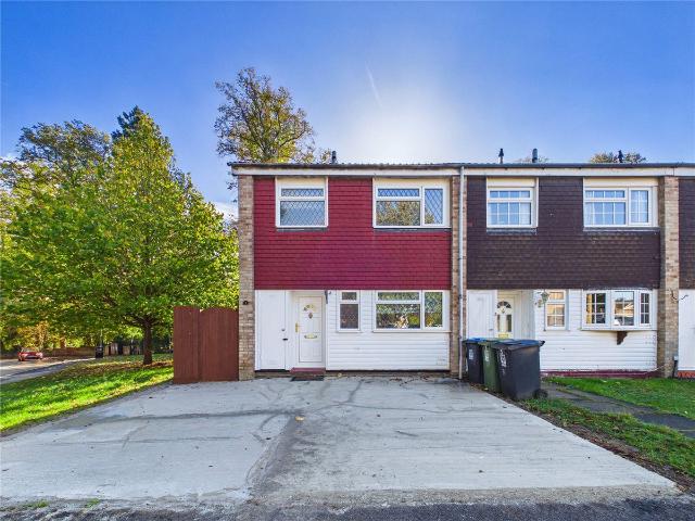 Hanger Close, Hemel Hempstead, Hertfordshire HP1, 3 bed end terrace house to rent, £2,200 pcm | PrimeLocation
