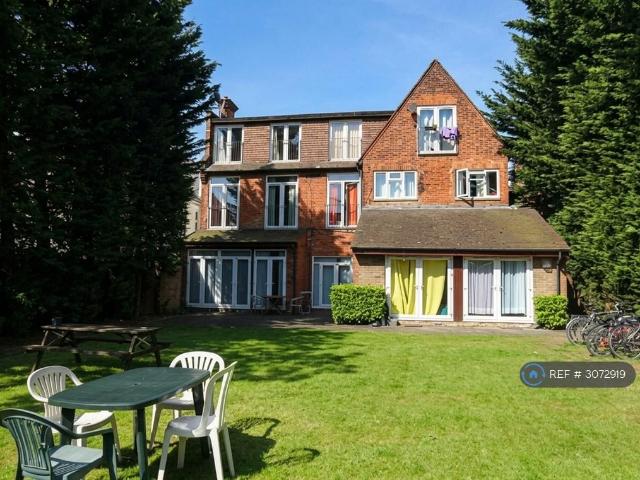 Hanger Lane Ealing, London, W5 1 bed flat to rent £1,550 pcm £358 pw