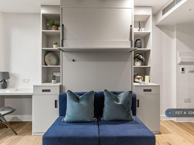 Hanger Lane, London, W5 Studio to rent £1,650 pcm £381 pw