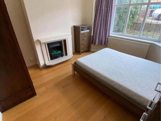 Hangleton Road, Hove 6 bed house share to rent £650 pcm £150 pw