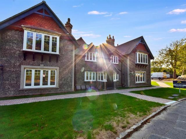 Hankham Hall Road, Hankham, Westham 1 bed flat to rent £1,100 pcm £254 pw