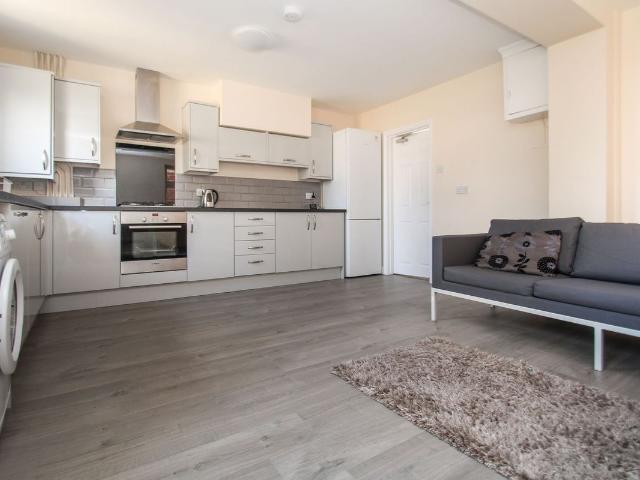 Hankinson Road, Bournemouth BH9, 5 bed property to rent, £2,900 pcm | PrimeLocation
