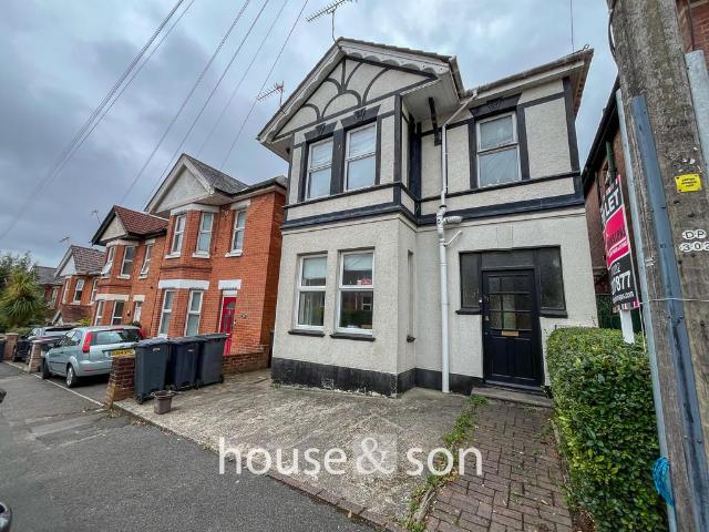 Hankinson Road, Charminster 5 bed detached house to rent £2,500 pcm £577 pw